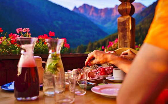 Where can you have a good breakfast in Trabzon?